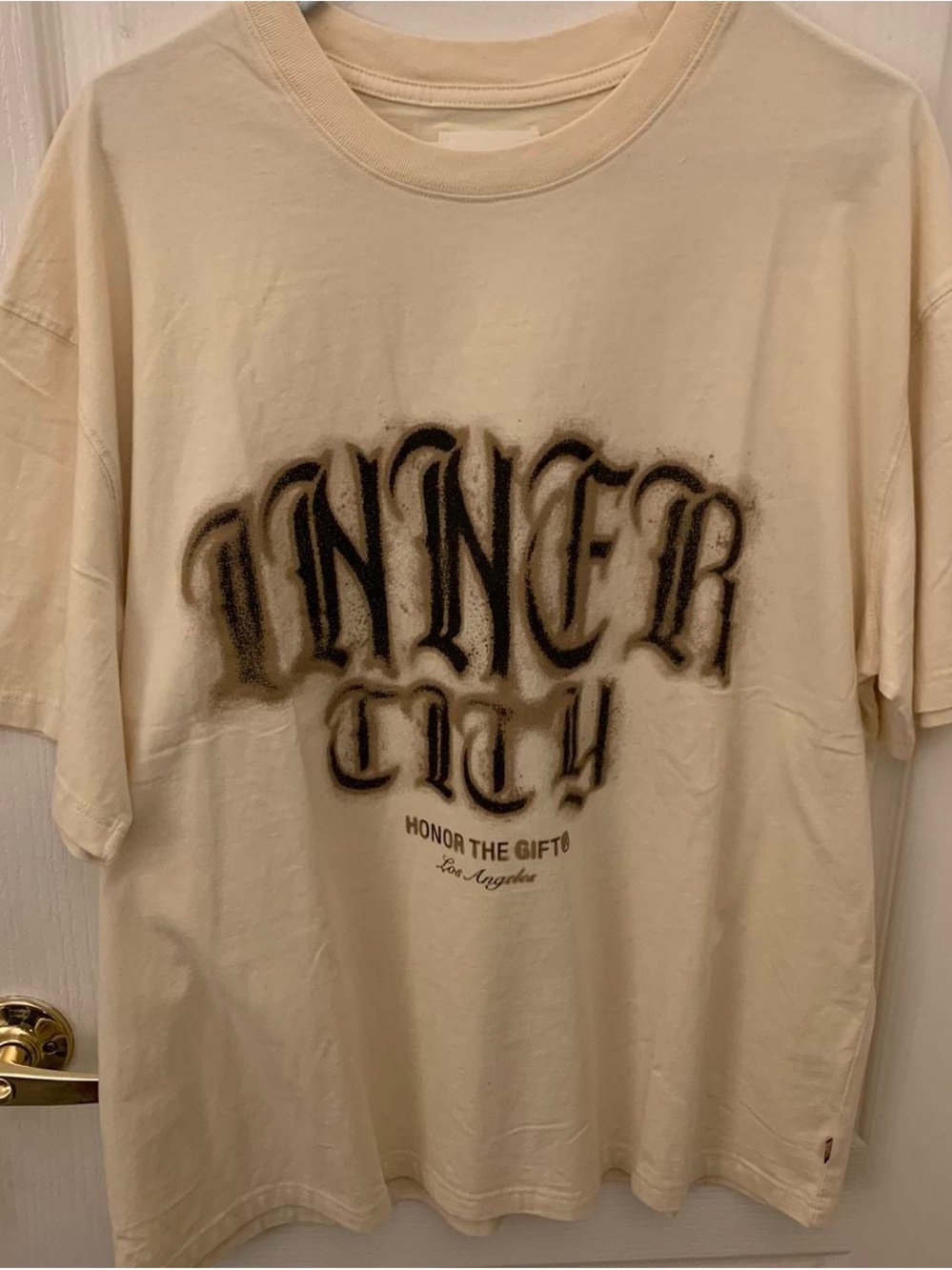 Stamp inner city honor the gift bone tee